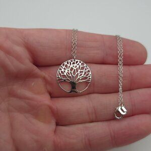18 Inch Sterling Silver Tree Of Life Pendant Necklace A554